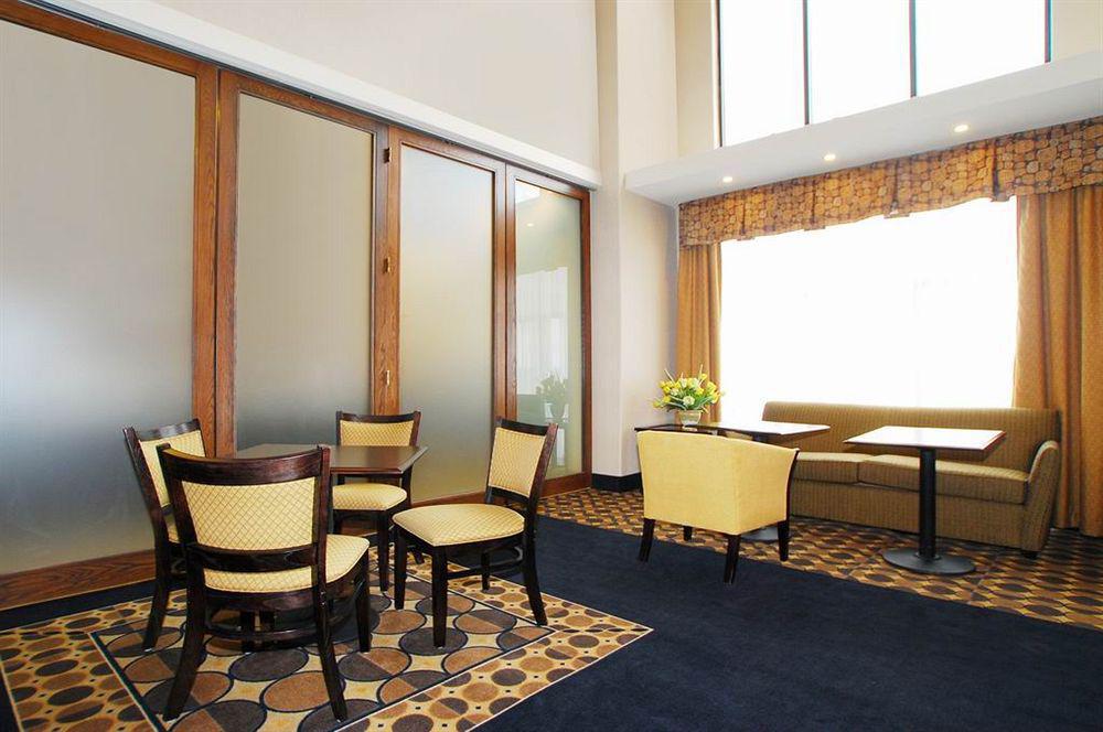 Hampton Inn & Suites Чилдресс Экстерьер фото